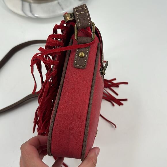 NWOT Wrangler red Embroidered Fringe Crossbody bag - Picture 5 of 7
